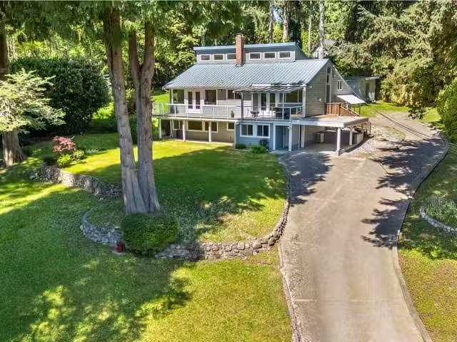 House for sale in Gibsons, Sunshine Coast, 914 Gower Point Roa.