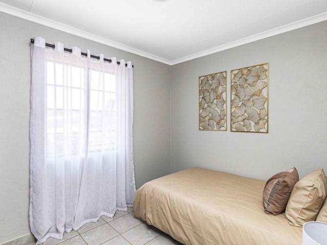House for sale in Glenway
