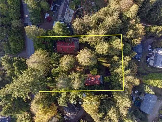 House for sale in Halfmn Bay Secret Cv Redroofs, Halfmoon Bay.