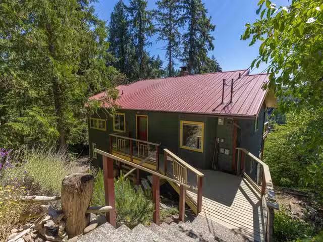 House for sale in Halfmoon Bay, Sunshine Coast, 10085 Buccanee.