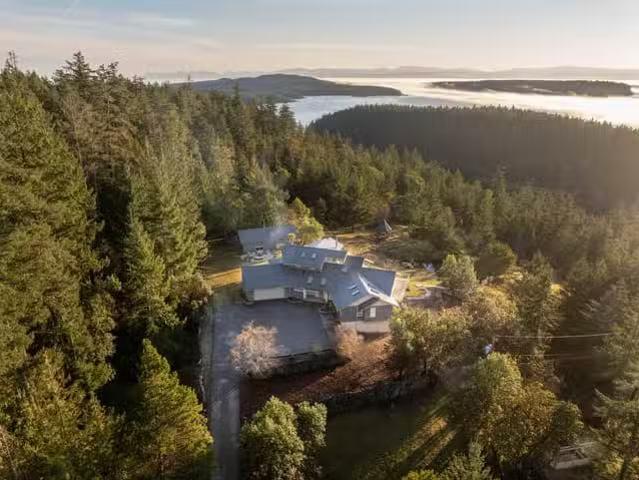 House for sale in Halfmoon Bay, Sunshine Coast, 10339 Sunshine.