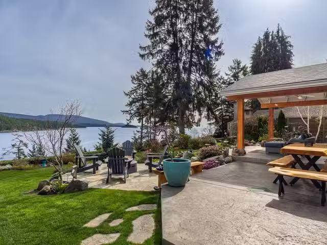 House for sale in Halfmoon Bay, Sunshine Coast, 7616 Eureka Av.