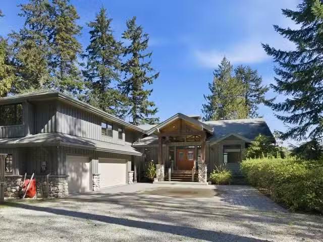 House for sale in Halfmoon Bay, Sunshine Coast, 7626 Eureka Av.