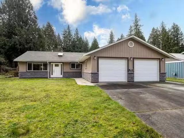 House for sale in Halfmoon Bay, Sunshine Coast, 7929 Southwood.