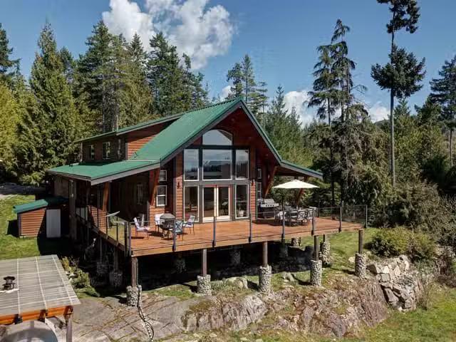 House for sale in Halfmoon Bay, Sunshine Coast, 9340 Stephens.