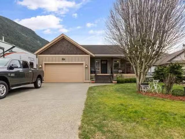 House for sale in Harrison Hot Springs, Harrison Lake, 246 Bal.
