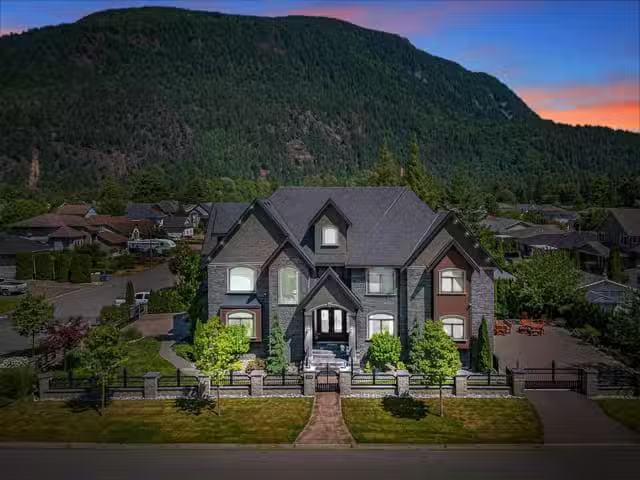 House for sale in Harrison Hot Springs, Harrison Lake, 220 Bal.