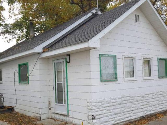HOUSE FOR SALE IN HAZLET SK