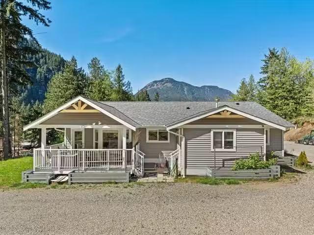 House for sale in Hope, Hope & Area, 63666 Old Yale Road, 2631.