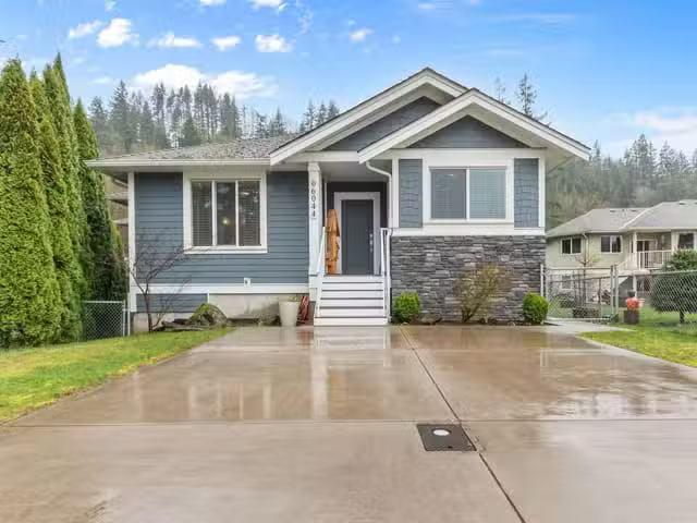 House for sale in Hope, Hope & Area, 66044 Ogilview Drive, 263.