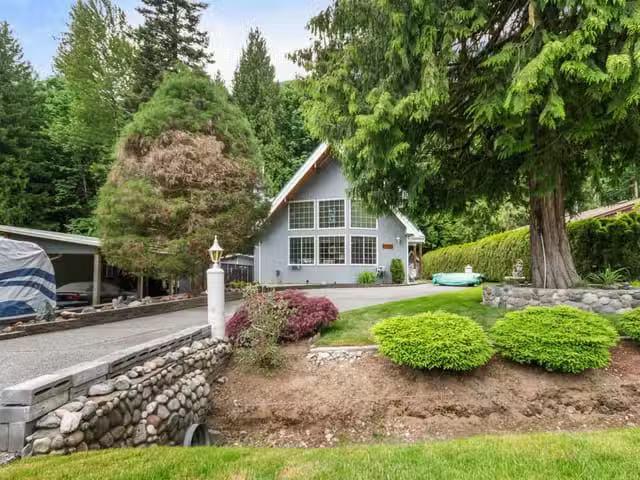 House for sale in Hope, Hope & Area, 66611 Kereluk Road, 26313.