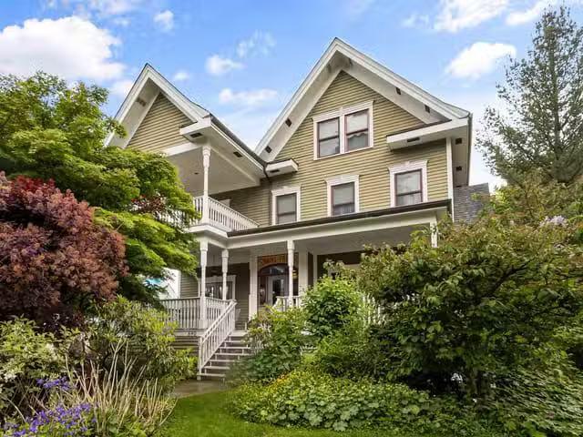House for sale in Hope, Hope & Area, 690 Fraser Avenue, 263098.