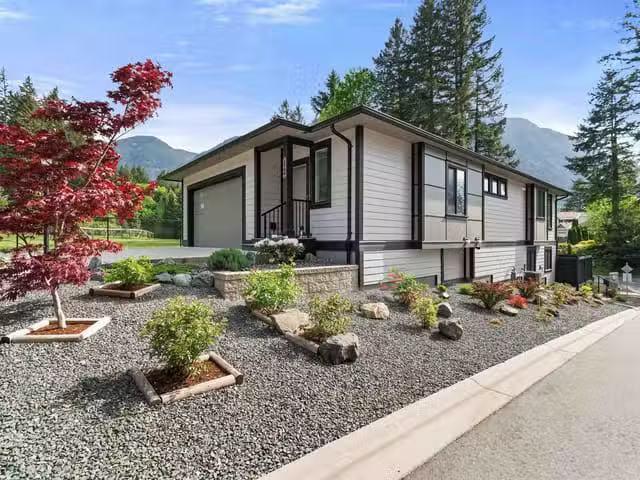 House for sale in Hope, Hope & Area, 13 21196 Kettle Valley Ro.
