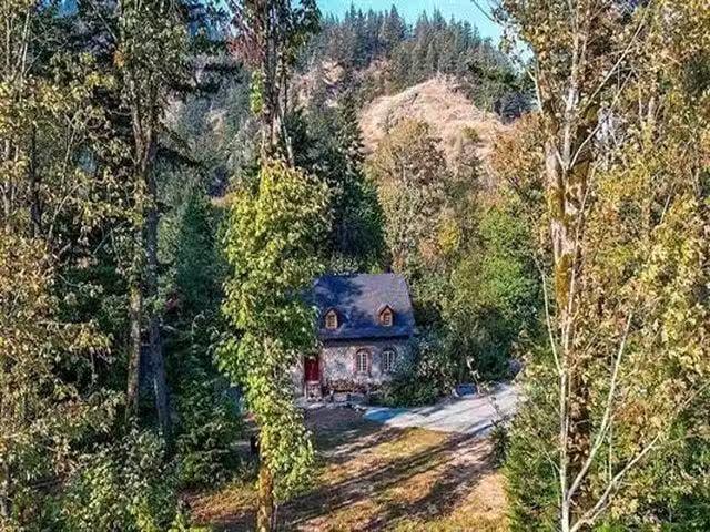 House for sale in Hope, Hope & Area, 20738 Landstrom Road, 263.