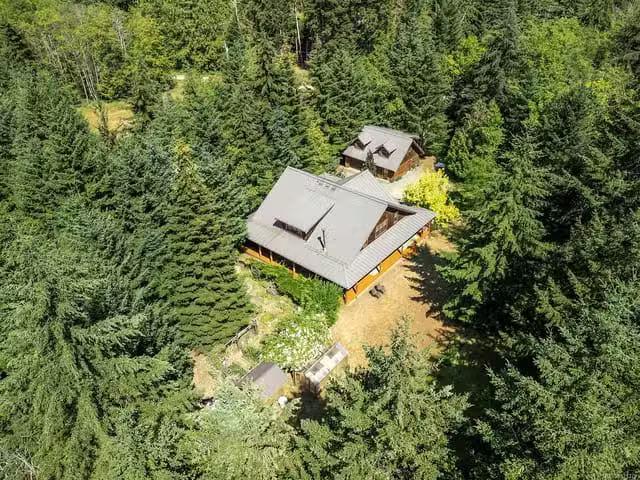 House for sale in Hornby Island, 1645 Lea Smith Rd, 1031379