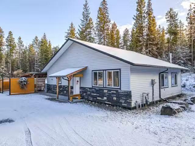 House for sale in Horse Lake, 100 Mile House, 6154 Marlborough.