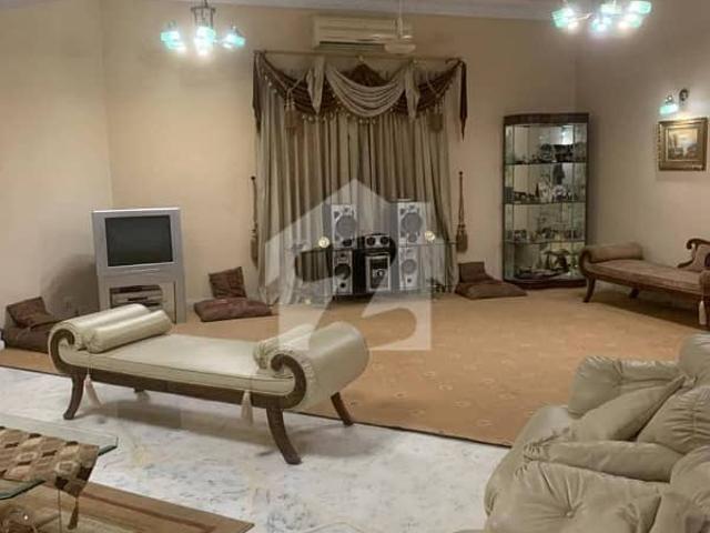 House for sale in kda officer society