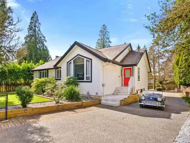 House for sale in Langley, Langley, 9067 Trattle Street, 26312.