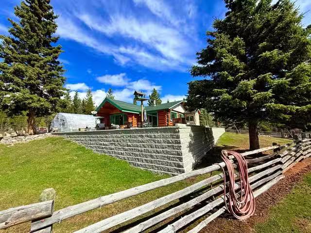 House for sale in Lac La Hache, 100 Mile House, 2875 Spout Lak.
