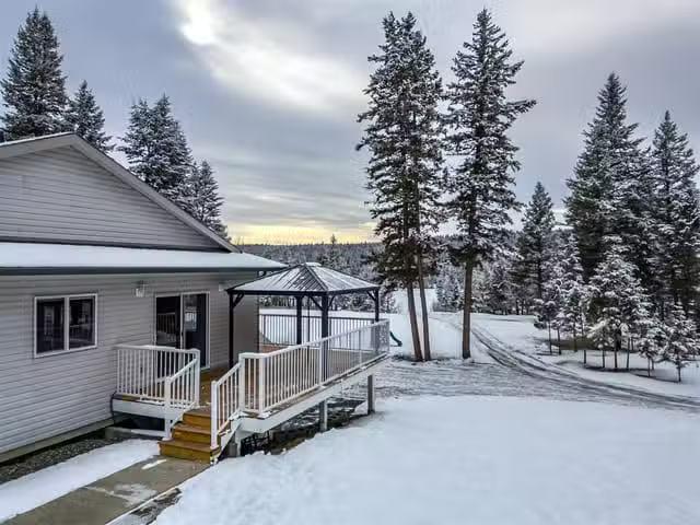 House for sale in Lac La Hache, 100 Mile House, 3629 S Cariboo.