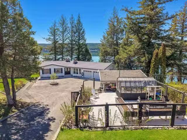 House for sale in Lac La Hache, 100 Mile House, 3854 Emerald C.