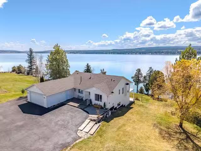 House for sale in Lac La Hache, 100 Mile House, 3895 Lake Cres.