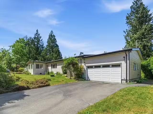 House for sale in Ladysmith, 1300 Churchill Pl, 1039648
