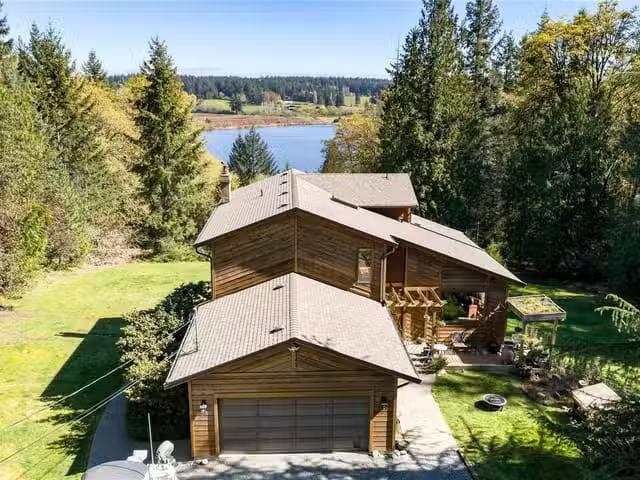House for sale in Ladysmith, 13361 Prospect Dr, 1034502