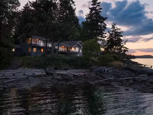 House for sale in Ladysmith, 2858 Twin Oaks Dr, 1037927