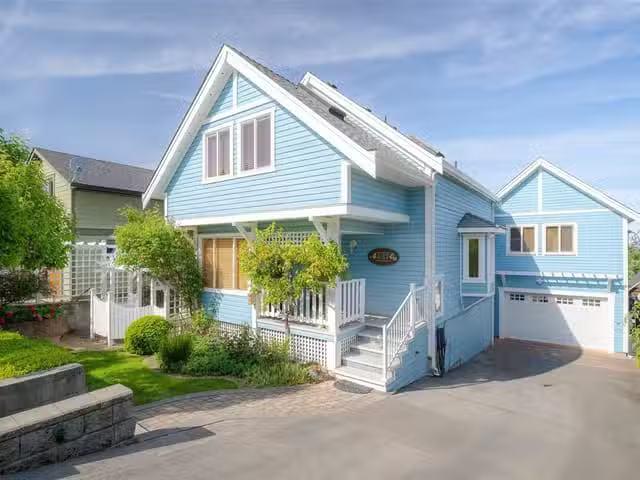 House for sale in Ladysmith, 437 Davis Rd, 1036068