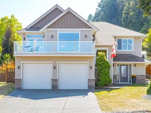 House for sale in Ladysmith, 484 Hillcrest Ave, 1036945