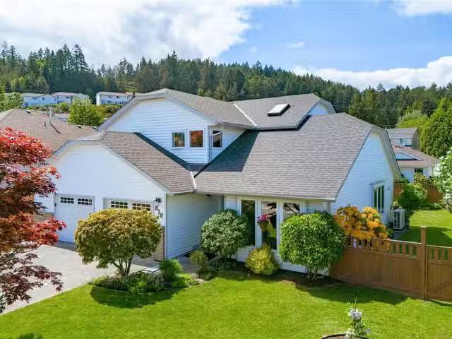 House for sale in Ladysmith, 810 Colonia Dr, 1034382