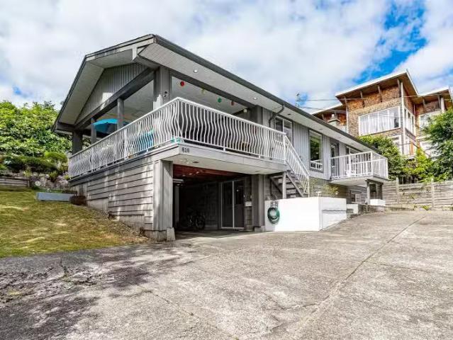 House for sale in Ladysmith, Ladysmith, 810 2nd Ave, 969445
