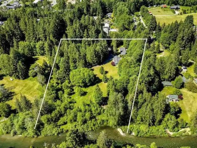 House for sale in Lake Cowichan, Lake Cowichan, 8045 8056 Gree.