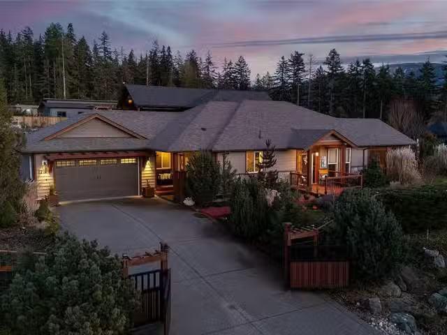 House for sale in Lake Cowichan, 7284 Lakefront Dr, 1033606
