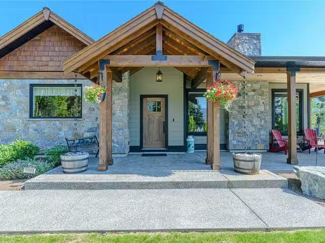 House for sale in Lake Cowichan, 7375 Lakefront Dr, 1030283