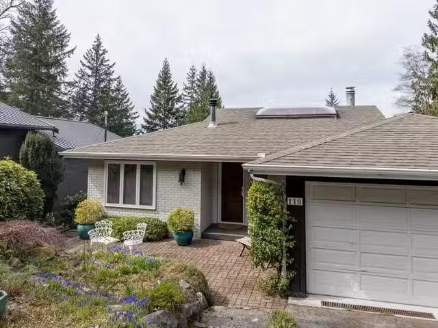 House for sale in Lions Bay, West Vancouver, 110 Oceanview Pla.