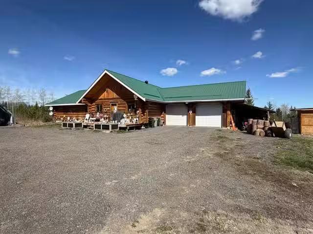 House for sale in Lone Butte, 100 Mile House, 6779 Little Fort.