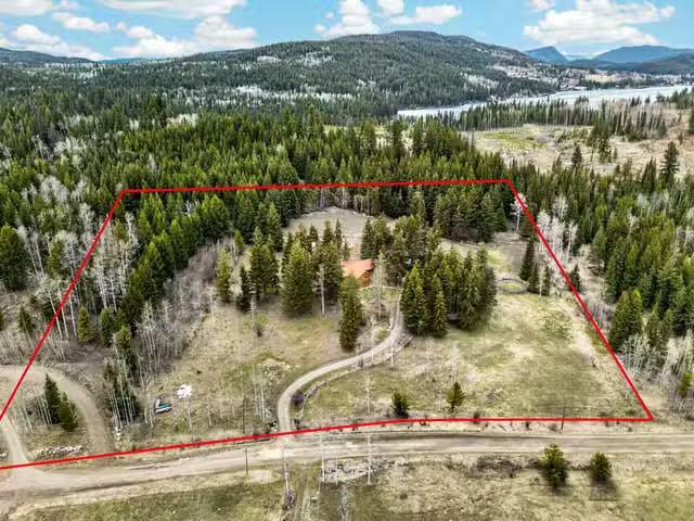 House for sale in Lone Butte, 100 Mile House, 7471 Cariboo Cha.