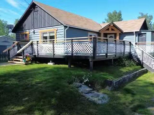 House for sale in Lone Butte, 100 Mile House, 7048 S Netherlan.