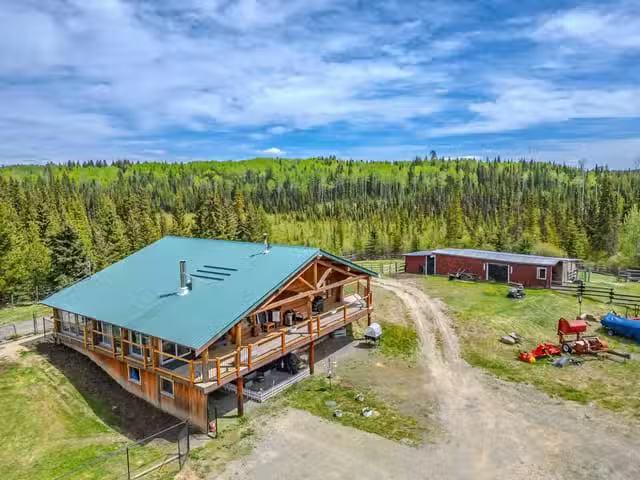 House for sale in Lone Butte, 100 Mile House, 7181 W Sheridan.