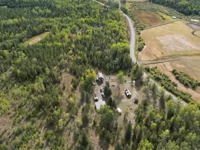 House for sale in Lone Butte, 100 Mile House, 8043 83 Mile Roa.