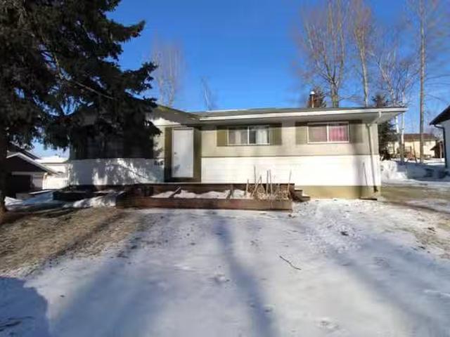 House for sale in Mackenzie, Mackenzie, 613 Centennial Drive.