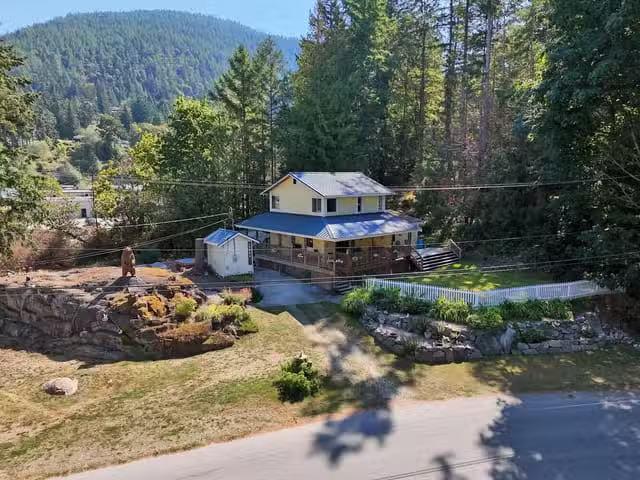 House for sale in Madeira Park, Sunshine Coast, 12886 Lagoon R.