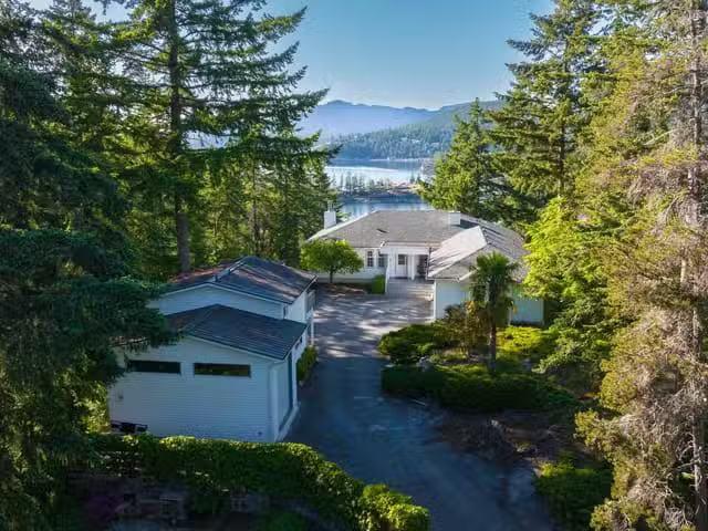 House for sale in Madeira Park, Sunshine Coast, 4065 Francis P.