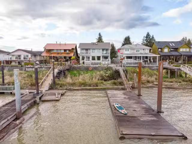 House for sale in Maple Ridge, Maple Ridge, 20346 Wharf Street.