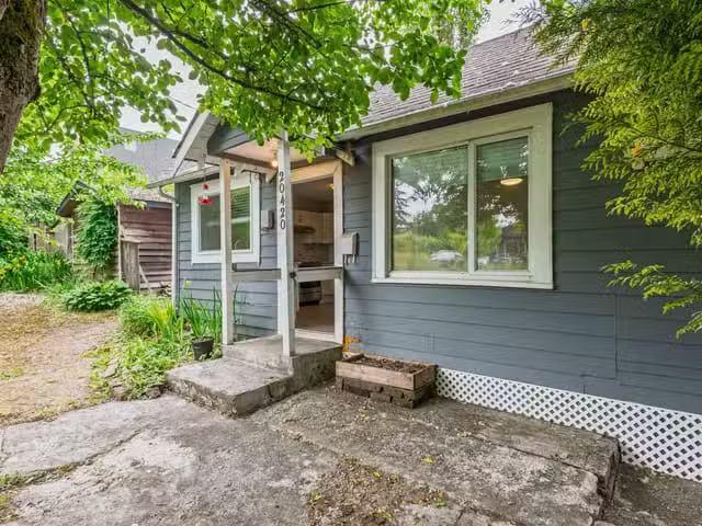 House for sale in Maple Ridge, Maple Ridge, 20420 Lorne Avenue.