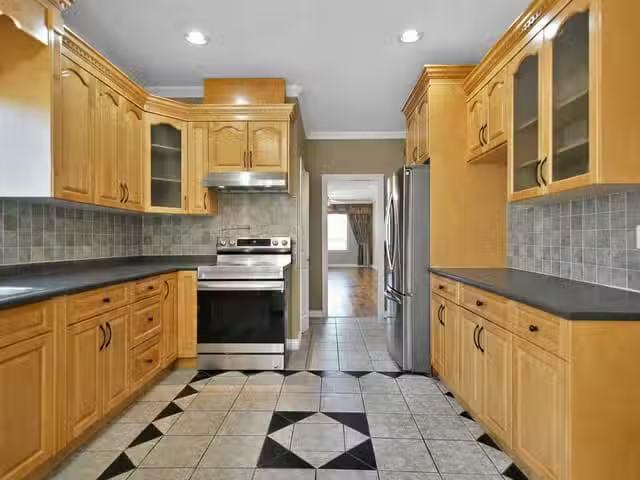 House for sale in Maple Ridge, Maple Ridge, 21008 Barker Avenu.