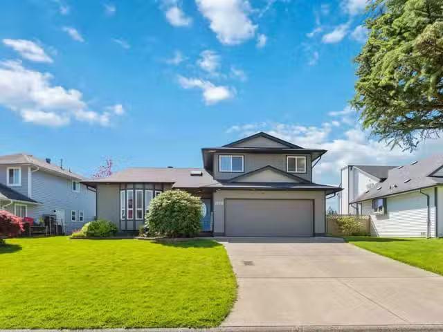 House for sale in Maple Ridge, Maple Ridge, 22108 Kerry Cresce.