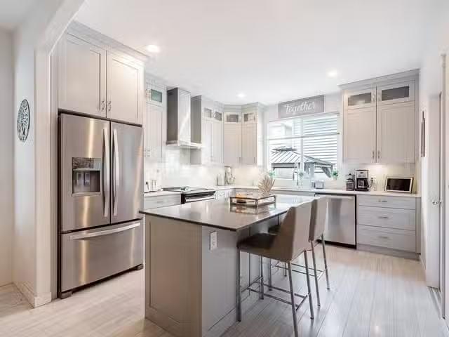 House for sale in Maple Ridge, Maple Ridge, 24365 102a Avenue.